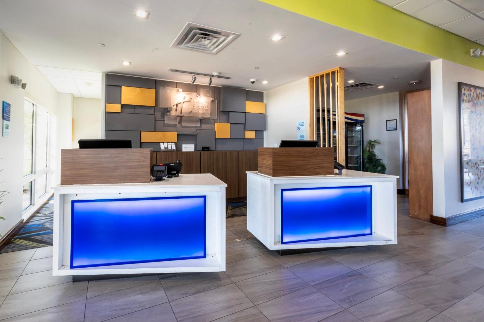 Holiday Inn Express & Suites Dallas Ne Arboretum Garland Ngoại thất bức ảnh