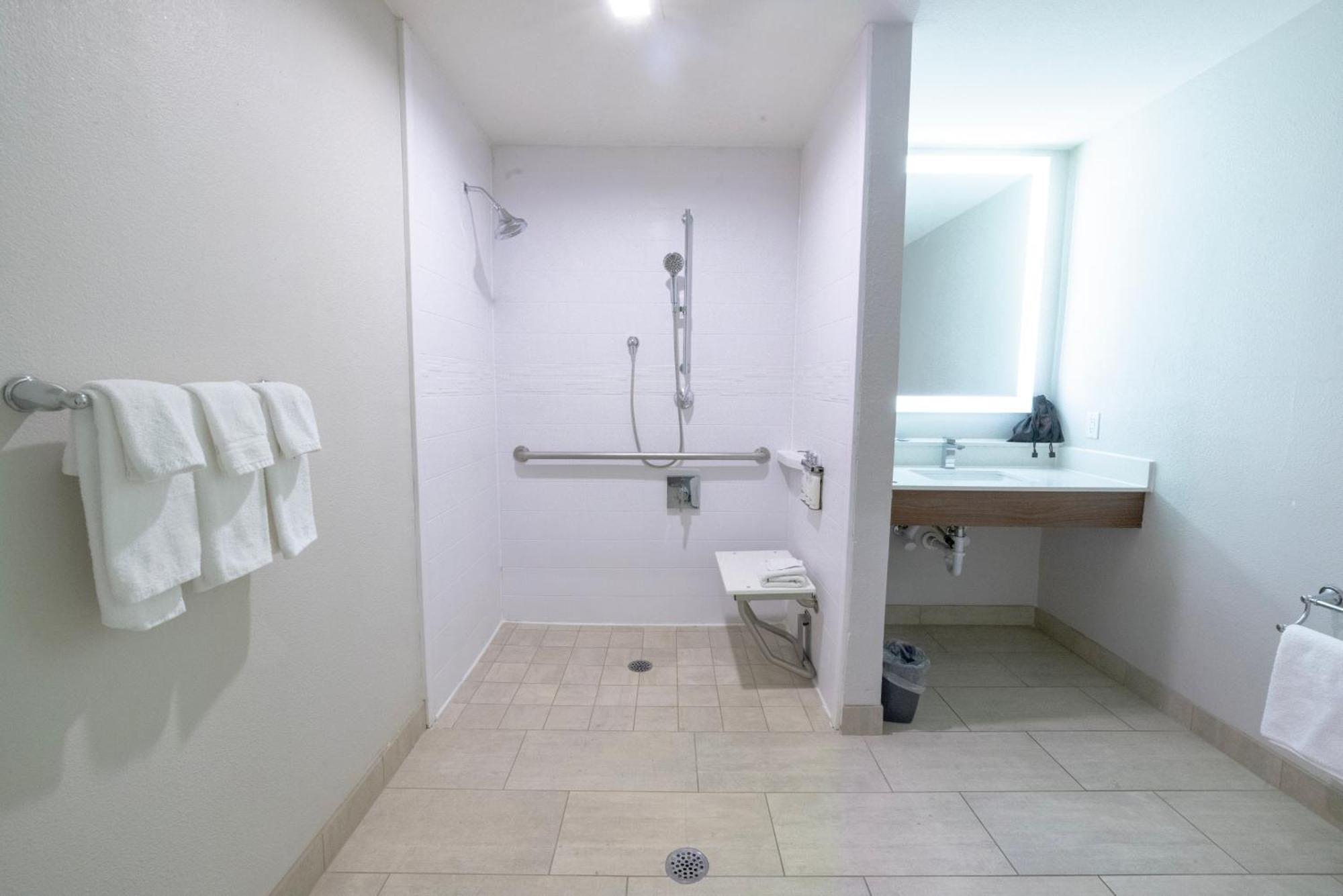 Holiday Inn Express & Suites Dallas Ne Arboretum Garland Ngoại thất bức ảnh